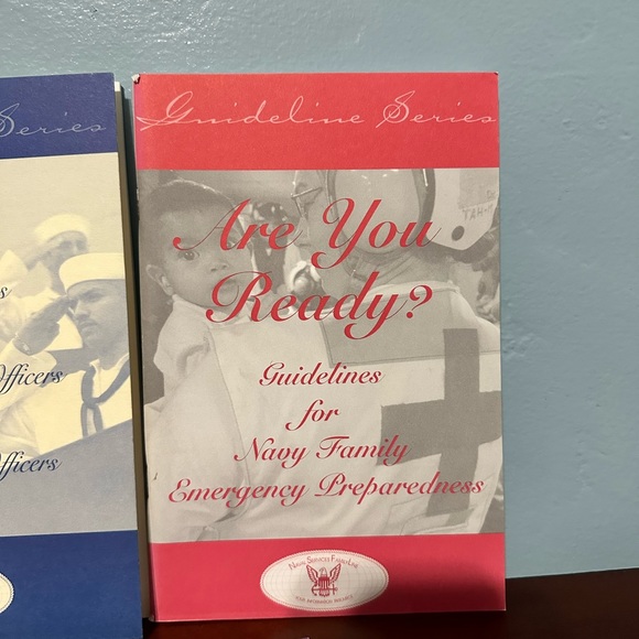 Lot of 5 Navy Naval Services Recruitment Booklets Guidelines 2006 2007 2008 - Picture 4 of 12